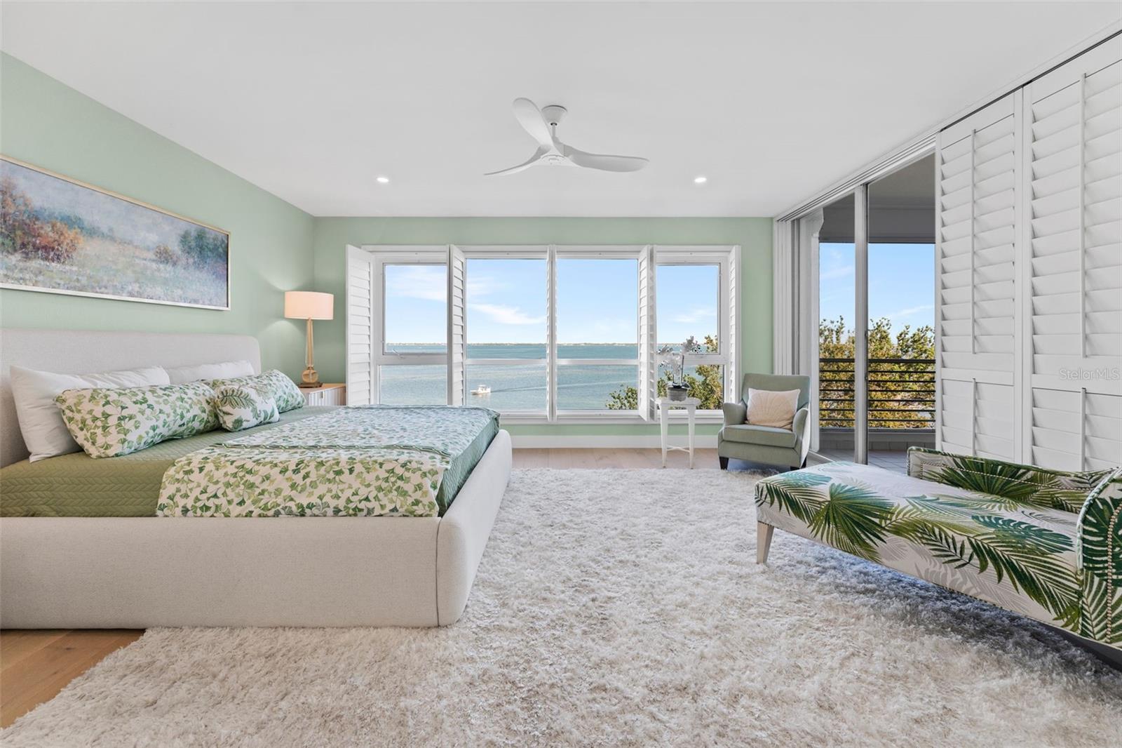 2410 HARBOURSIDE DR #142, LONGBOAT KEY, FL, 34228