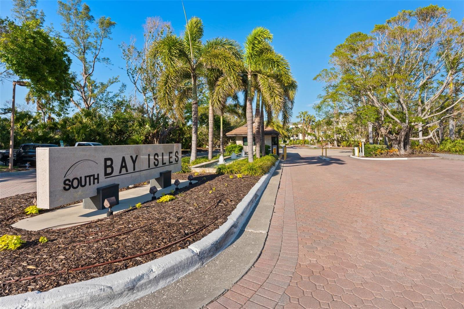 2410 HARBOURSIDE DR #142, LONGBOAT KEY, FL, 34228
