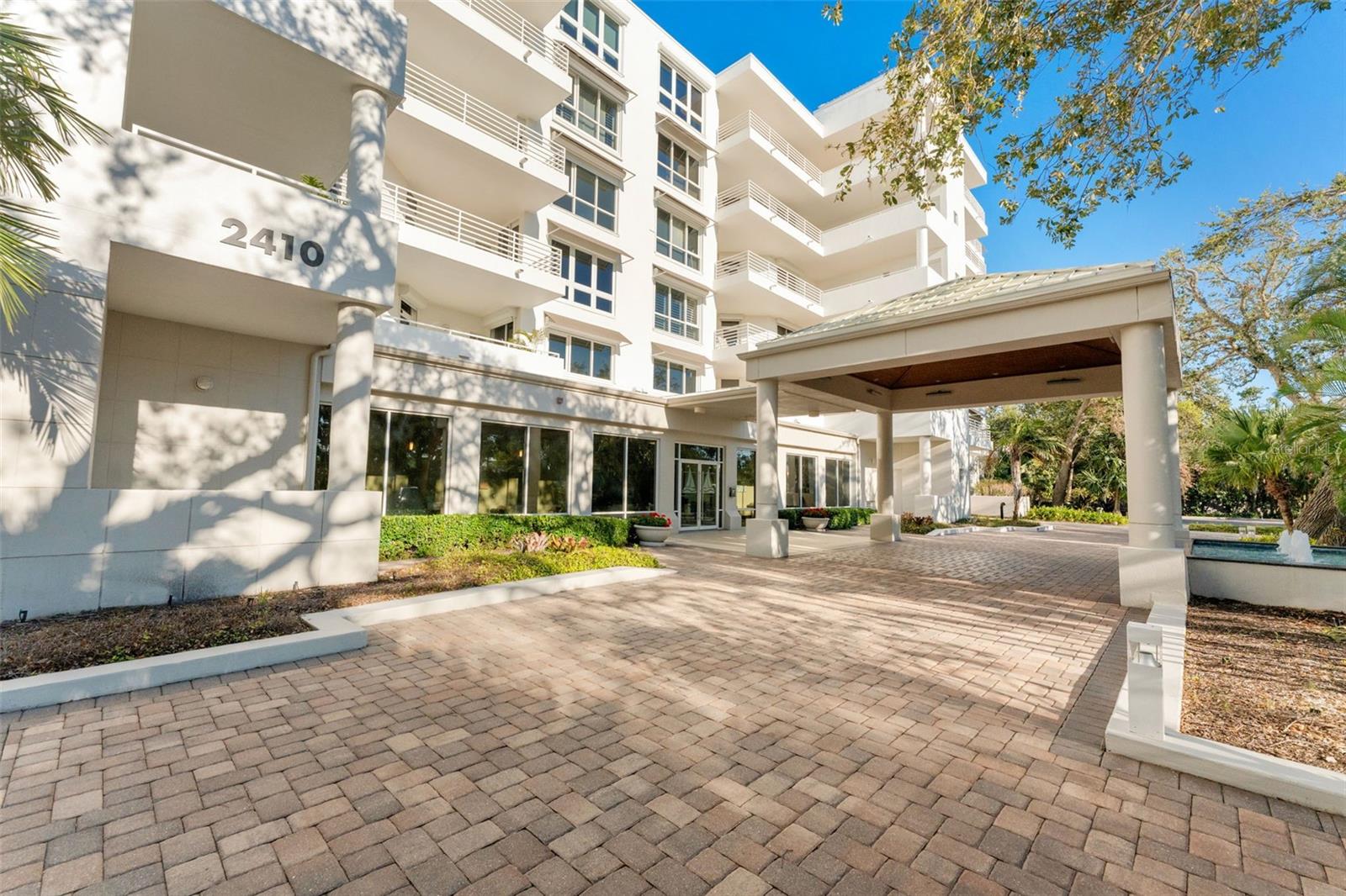 2410 HARBOURSIDE DR #142, LONGBOAT KEY, FL, 34228