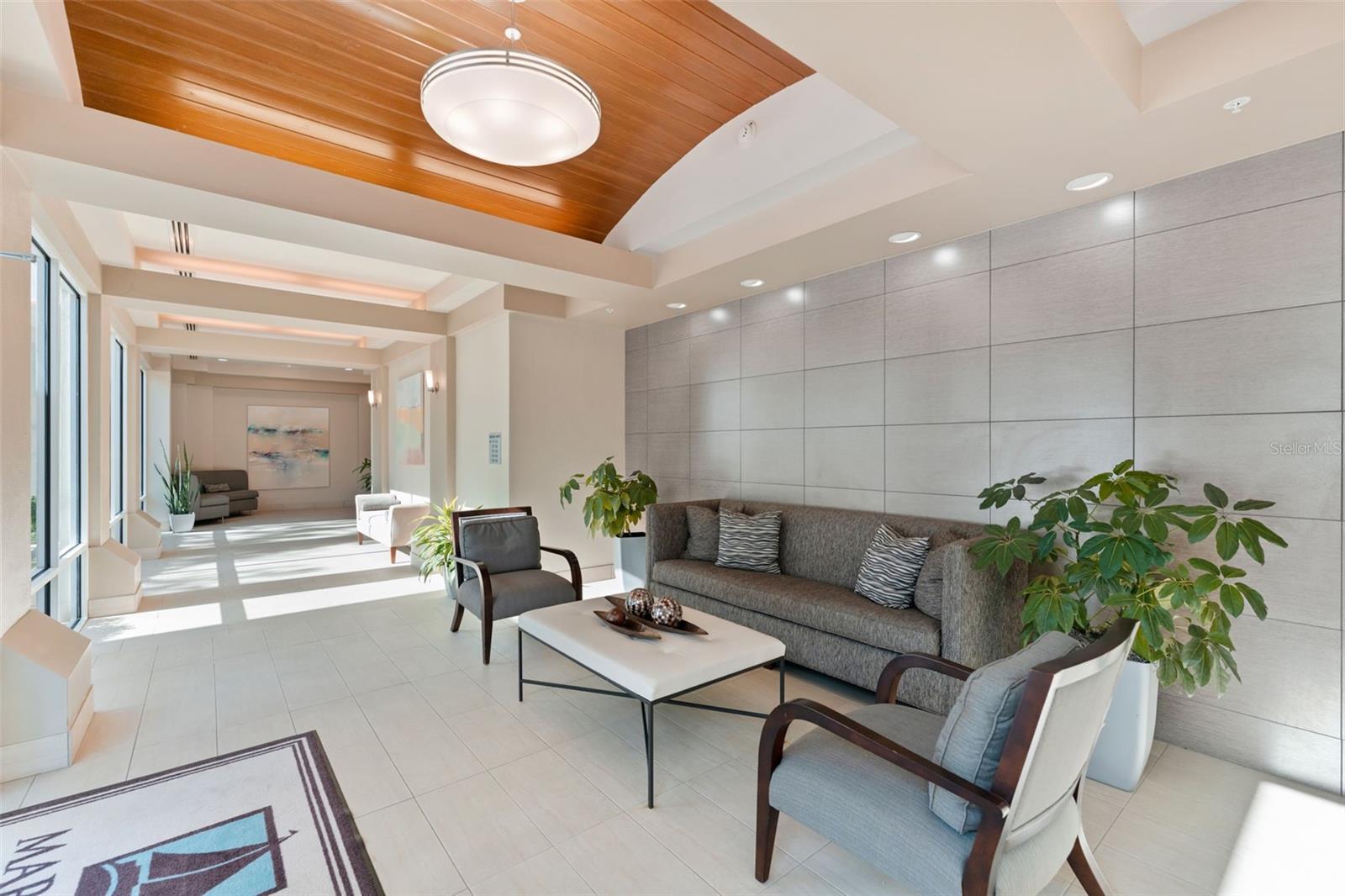 2410 HARBOURSIDE DR #142, LONGBOAT KEY, FL, 34228