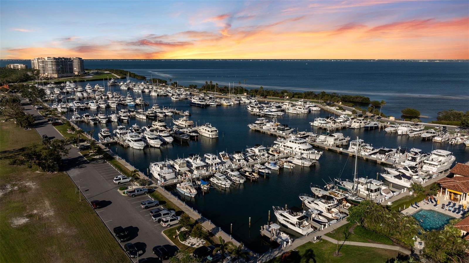 2410 HARBOURSIDE DR #142, LONGBOAT KEY, FL, 34228