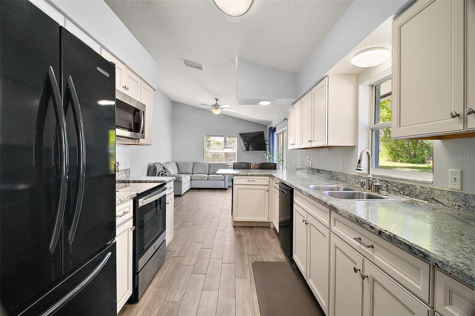 331 W LEWIS AVE, APOPKA, FL, 32712