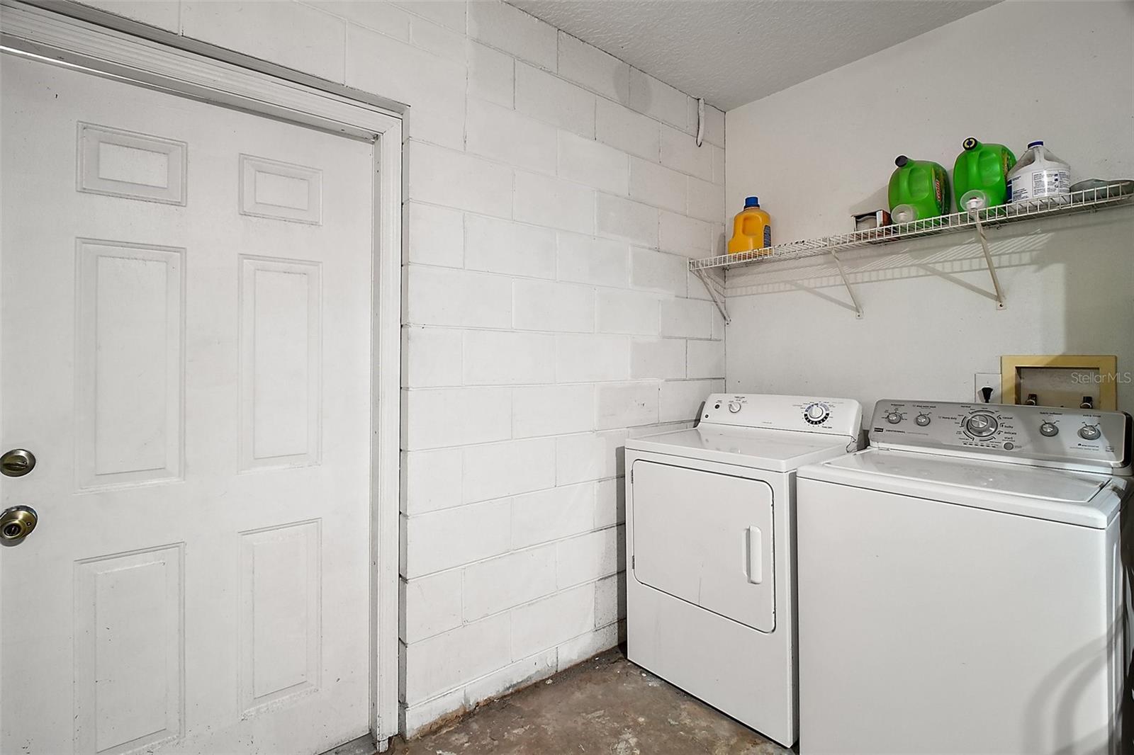 331 W LEWIS AVE, APOPKA, FL, 32712