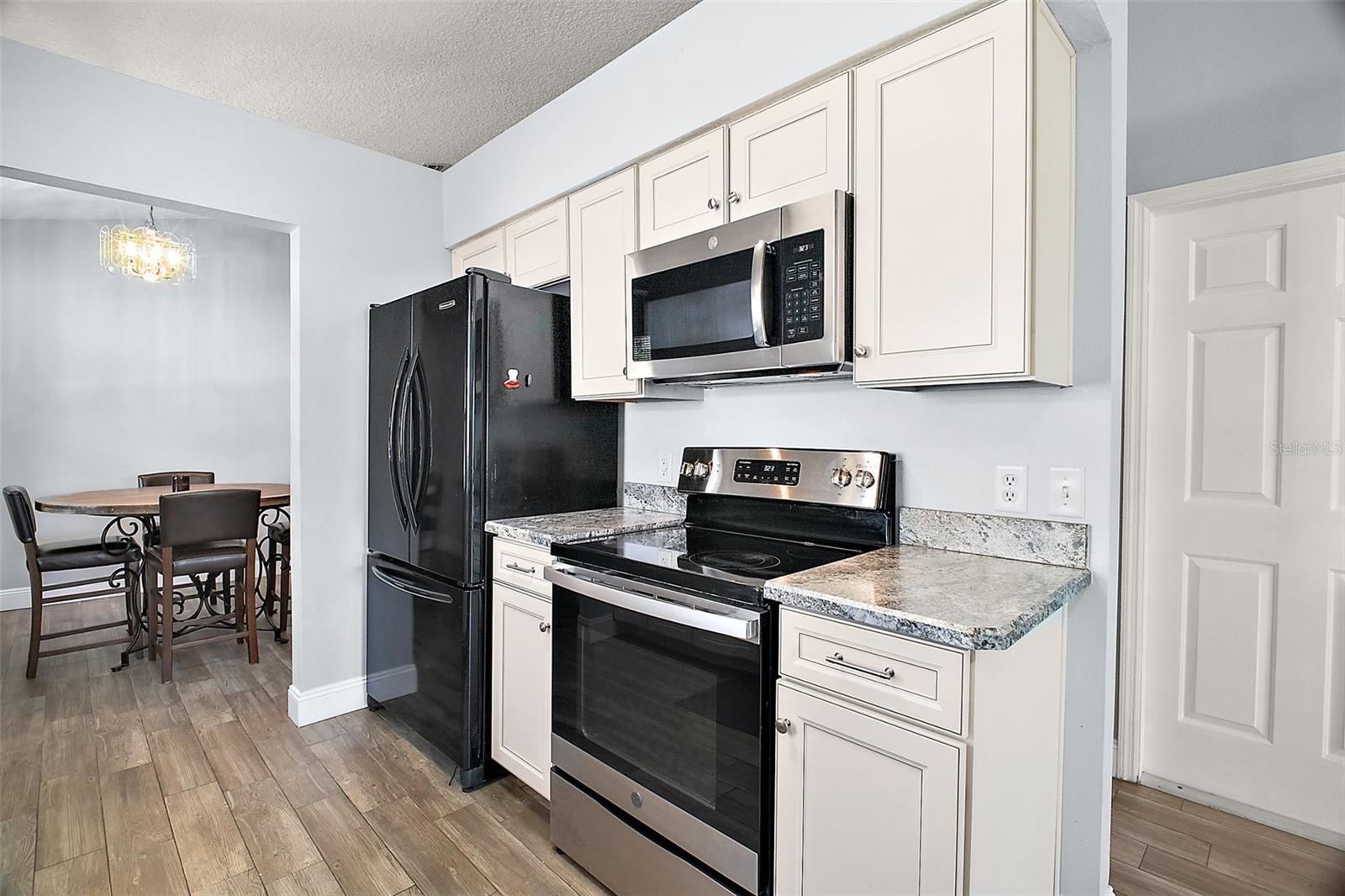 331 W LEWIS AVE, APOPKA, FL, 32712
