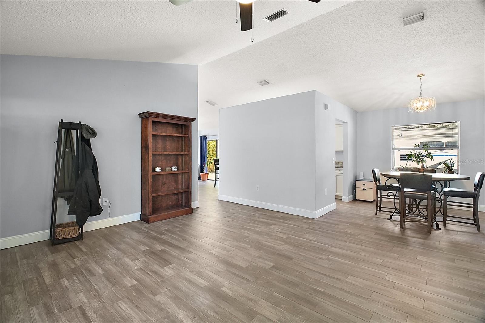 331 W LEWIS AVE, APOPKA, FL, 32712
