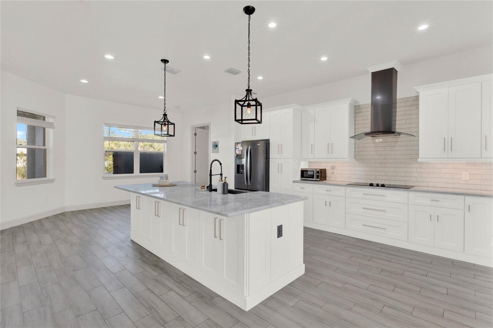 29127 OLD ML E, TAVARES, FL, 32778