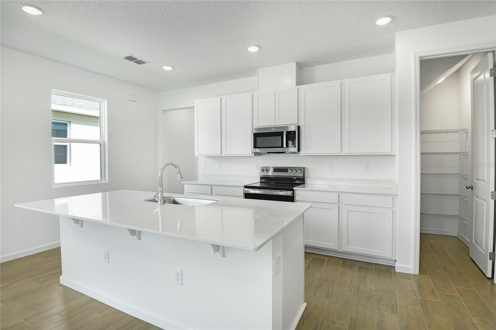 1015 WISTERIA WAY, DUNDEE, FL, 33838