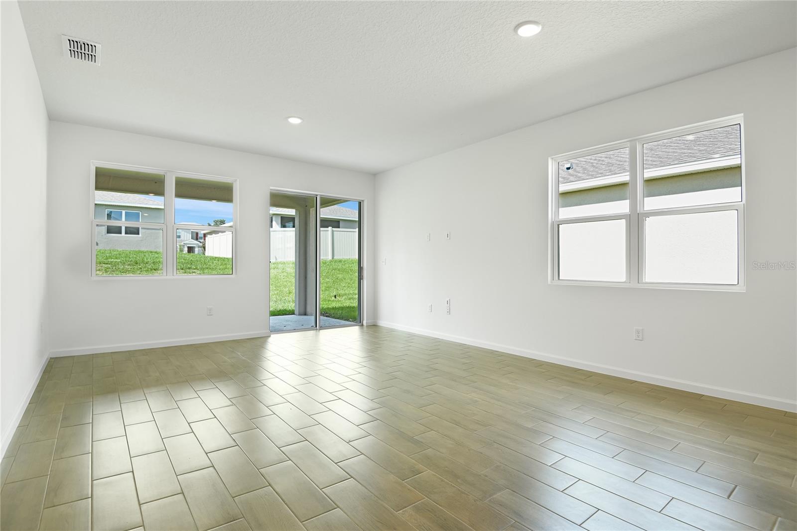 1015 WISTERIA WAY, DUNDEE, FL, 33838