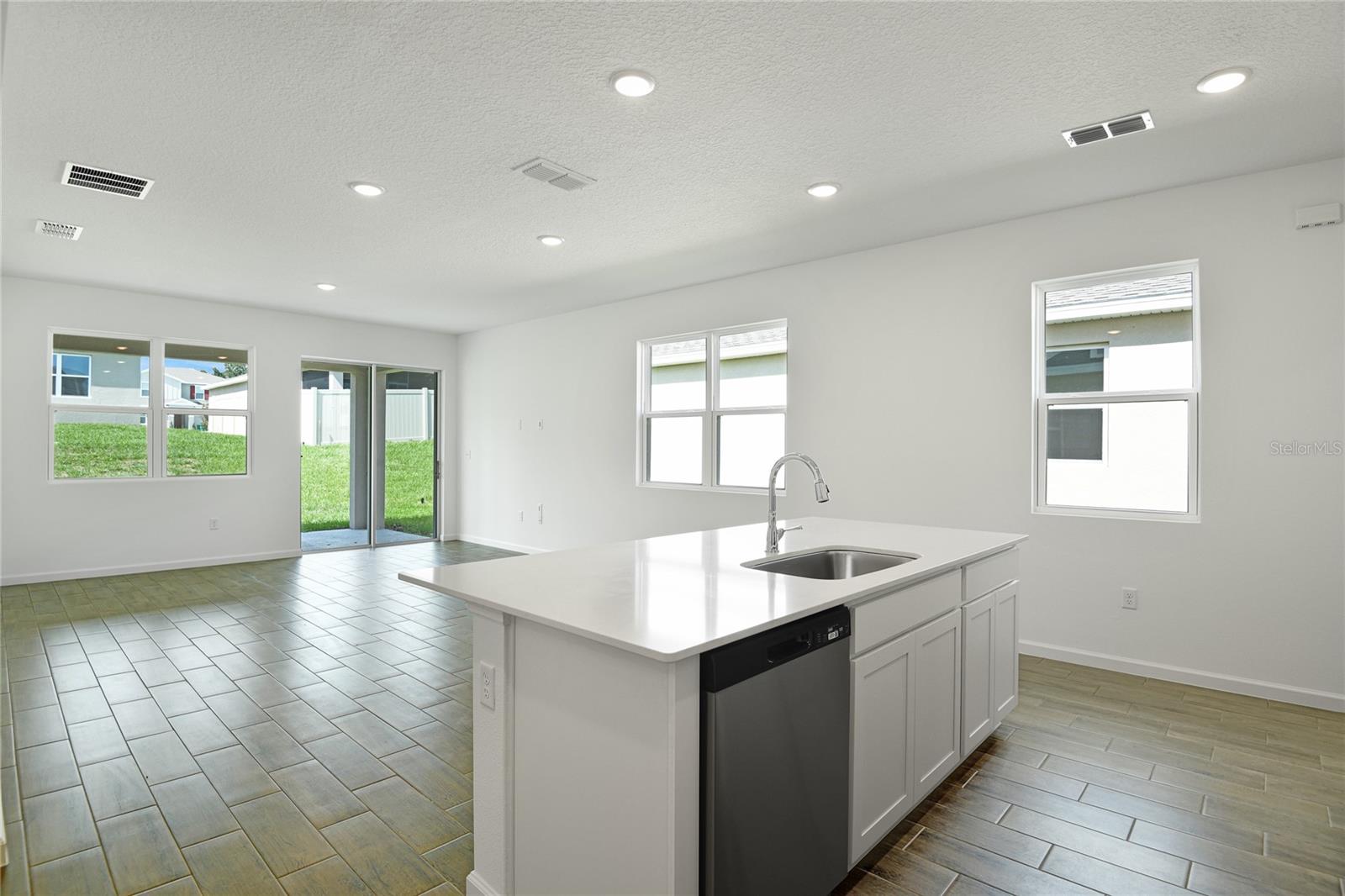 1015 WISTERIA WAY, DUNDEE, FL, 33838