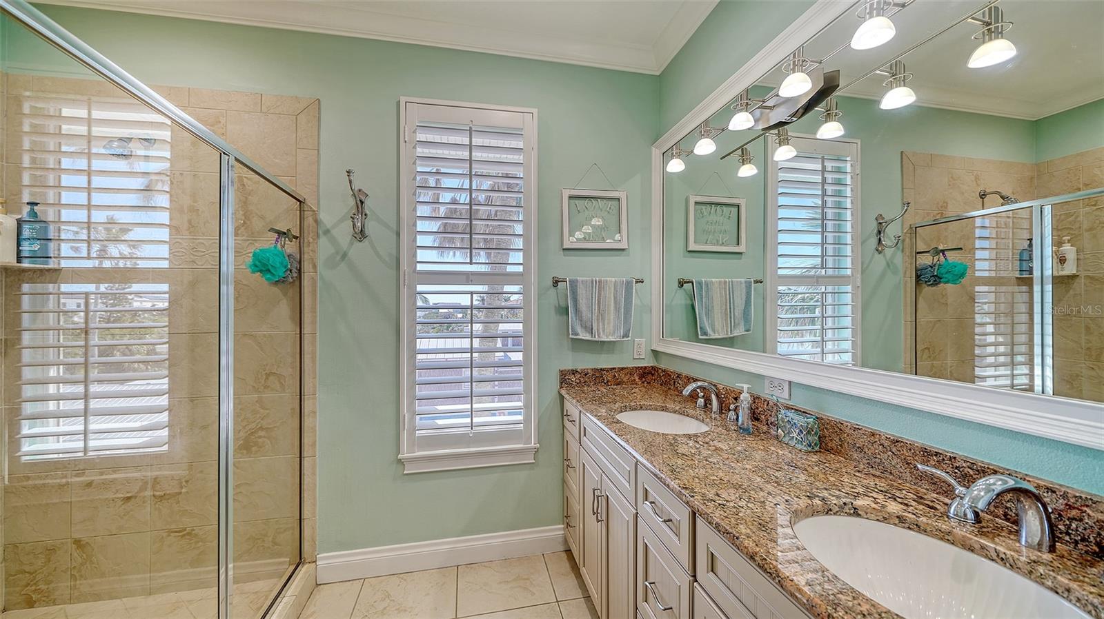 314 BAY DR S #5, BRADENTON BEACH, FL, 34217
