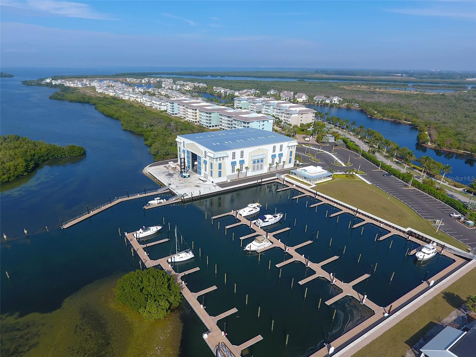 388 ARUBA CIR #201, BRADENTON, FL, 34209