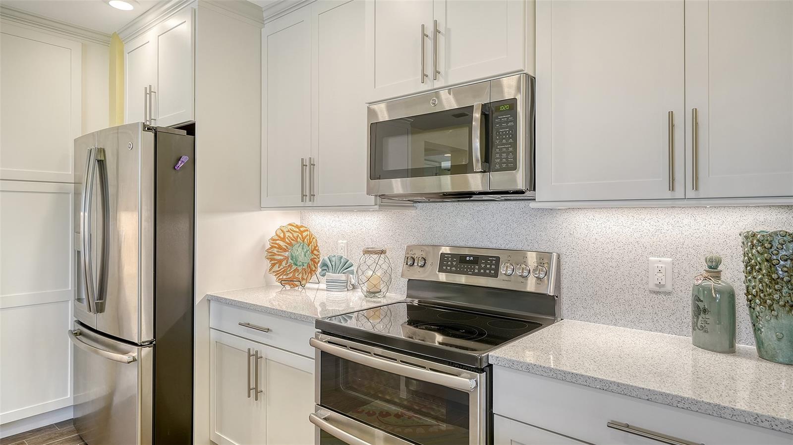 388 ARUBA CIR #201, BRADENTON, FL, 34209