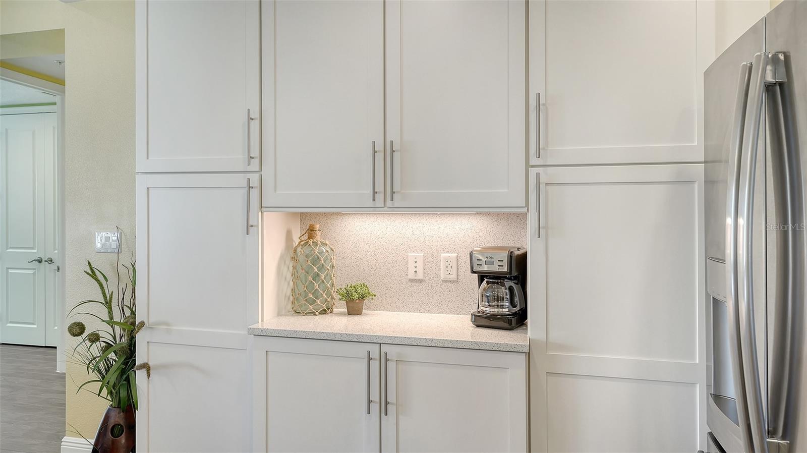 388 ARUBA CIR #201, BRADENTON, FL, 34209