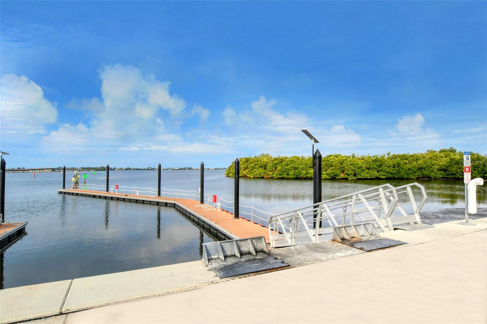 388 ARUBA CIR #201, BRADENTON, FL, 34209