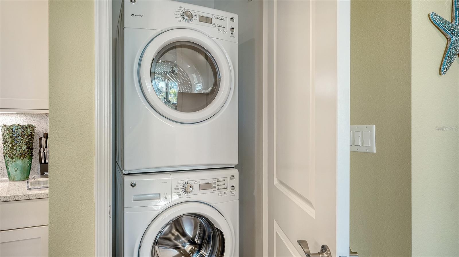 388 ARUBA CIR #201, BRADENTON, FL, 34209