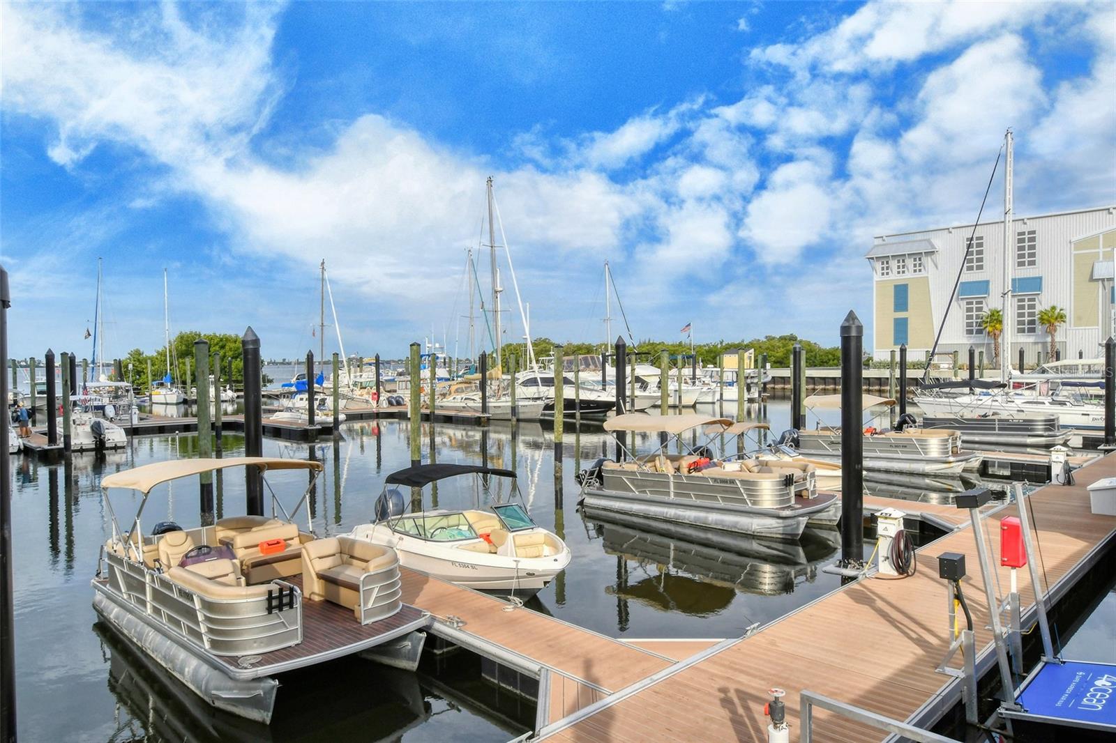 388 ARUBA CIR #201, BRADENTON, FL, 34209