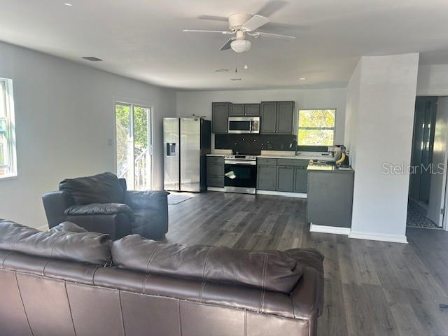 300 S HIGHLAND AVE, TARPON SPRINGS, FL, 34689
