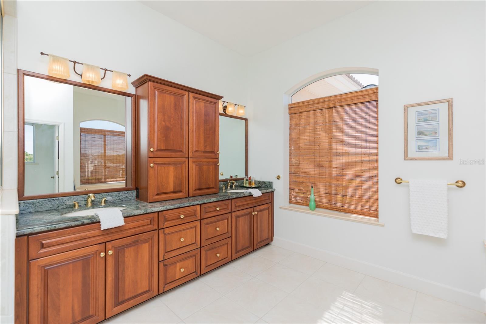 8 CORDOBA CT, PALM COAST, FL, 32137