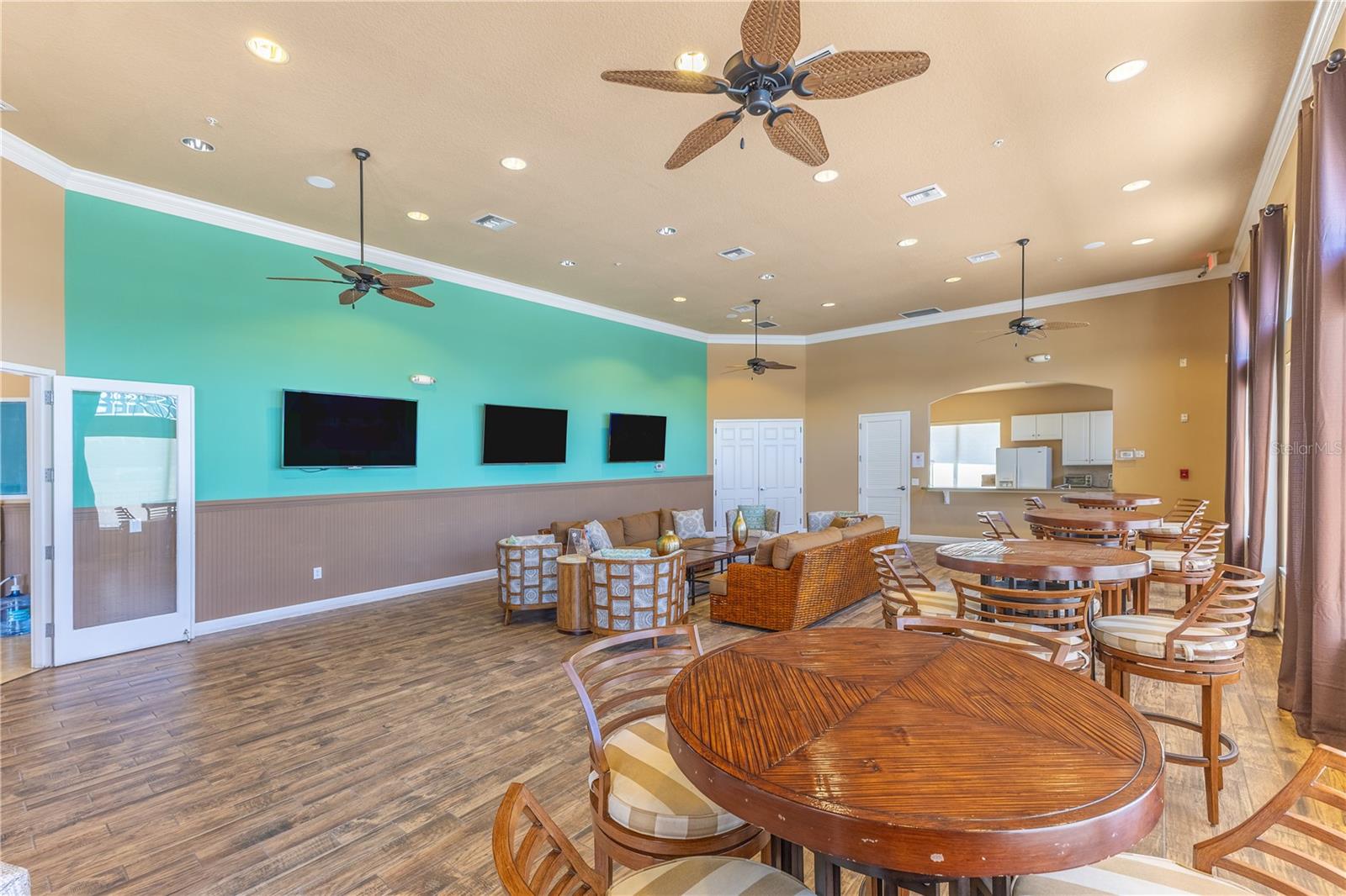 561 LAS FUENTES DR, KISSIMMEE, FL, 34746