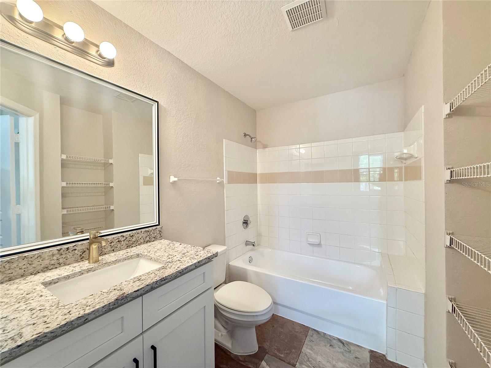 17114 CARRINGTON PARK DR #207, TAMPA, FL, 33647
