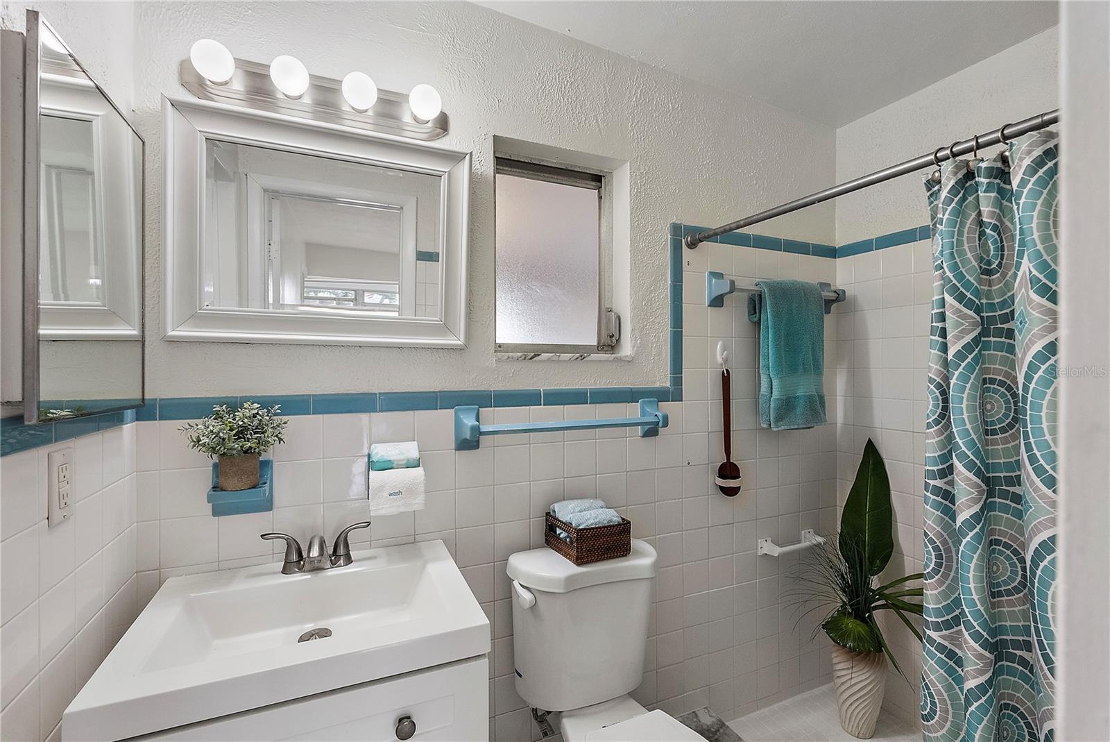 7911 N 2ND WAY N, ST PETERSBURG, FL, 33702