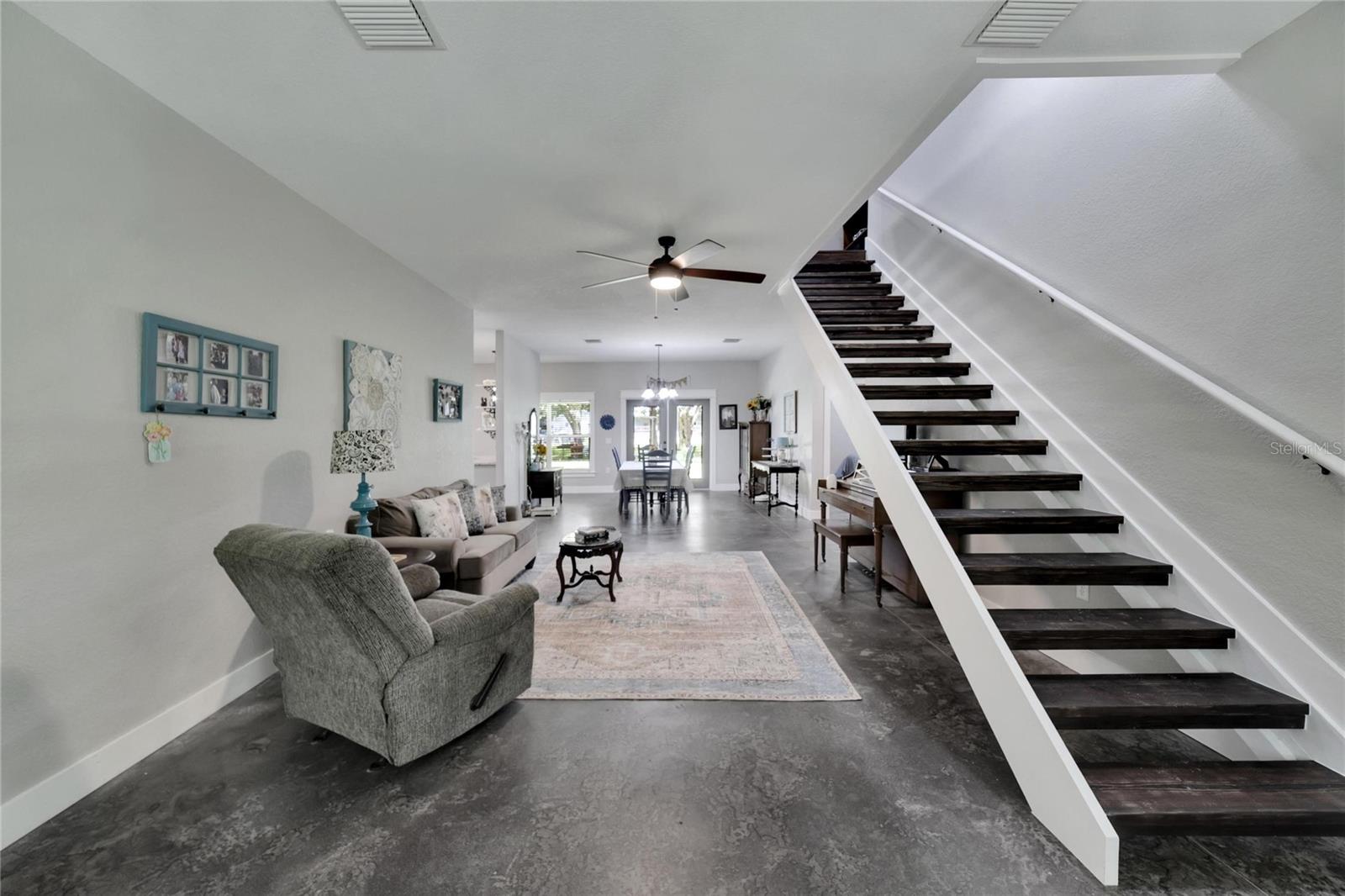 9017 S COUNTY LINE RD, LITHIA, FL, 33547