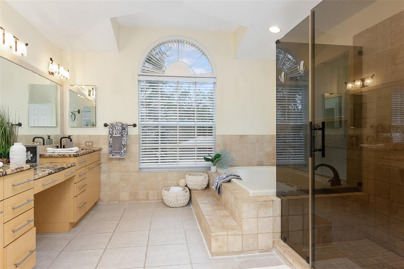 9341 WELLINGTON PARK CIR, TAMPA, FL, 33647
