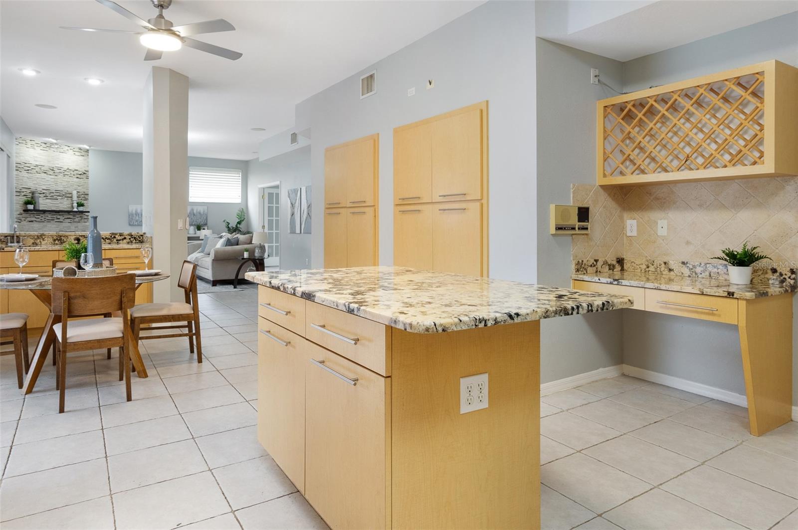 9341 WELLINGTON PARK CIR, TAMPA, FL, 33647