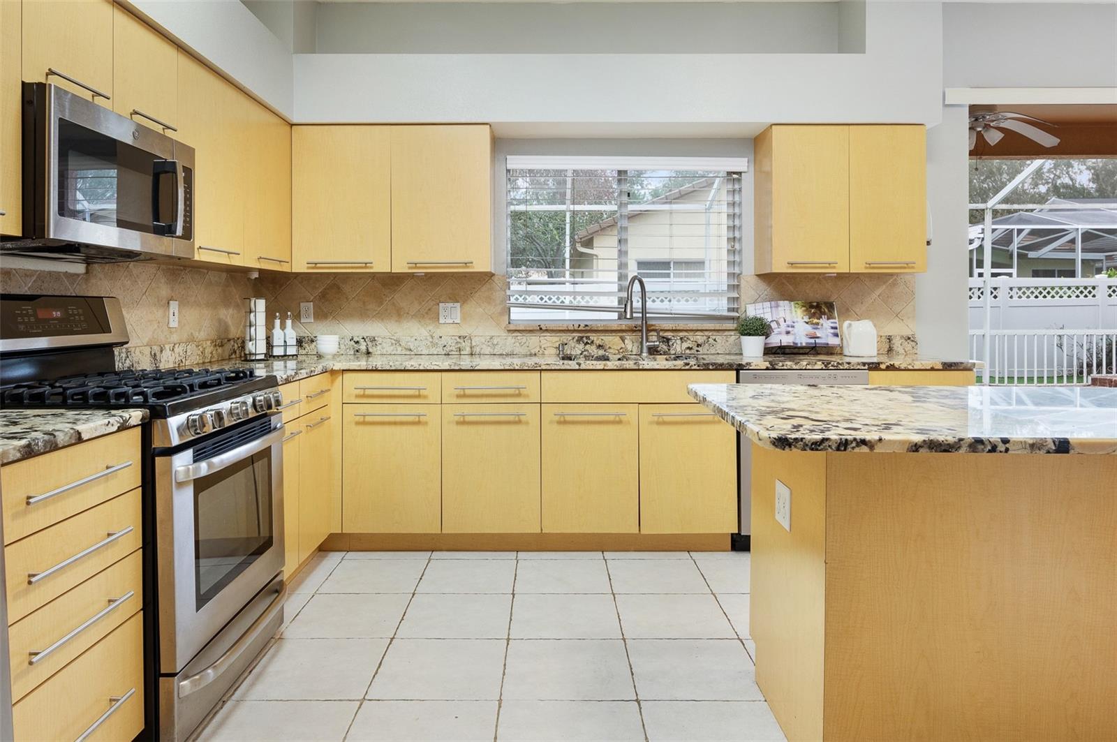 9341 WELLINGTON PARK CIR, TAMPA, FL, 33647