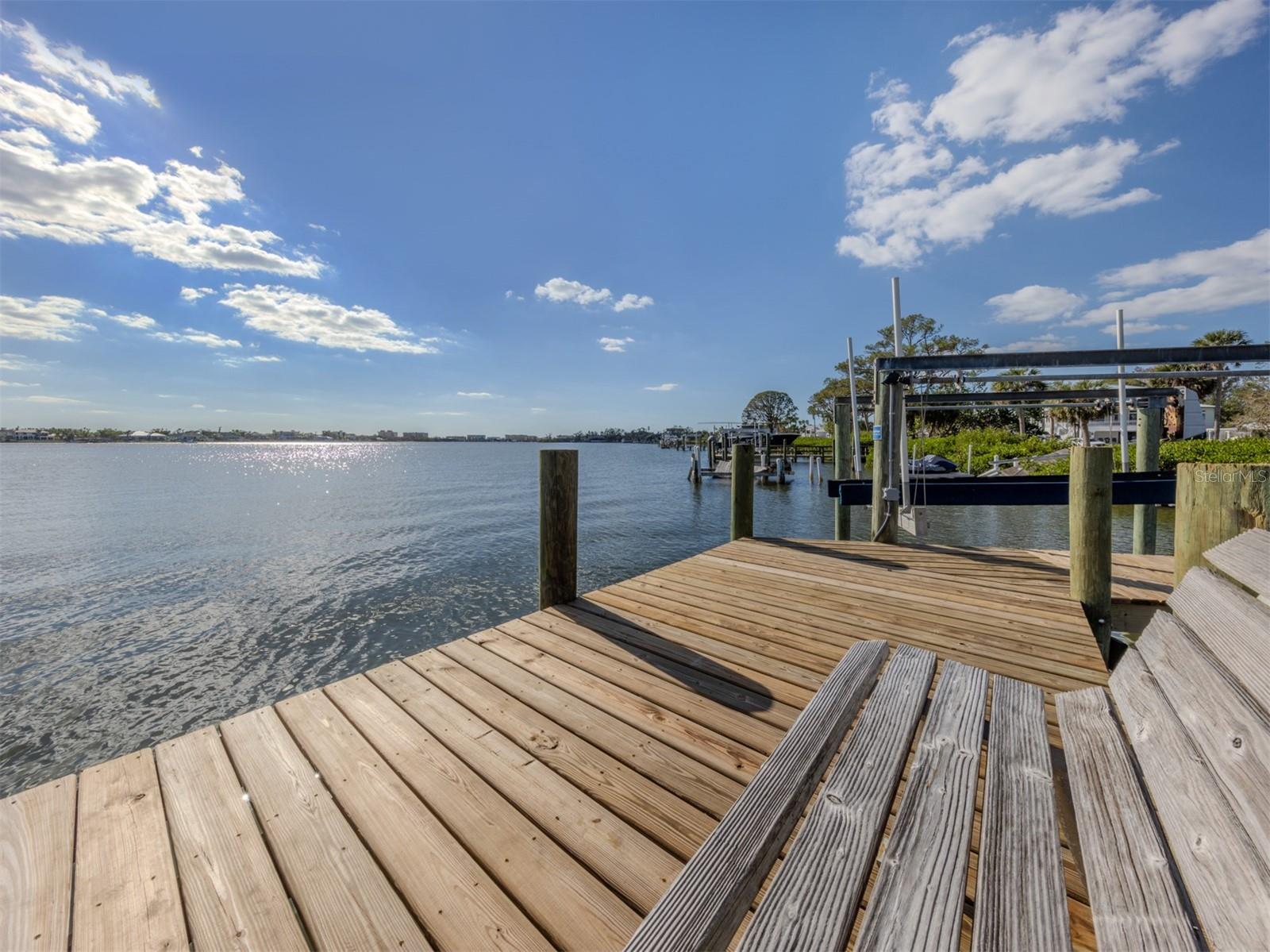 104 SUNRISE DR, NOKOMIS, FL, 34275