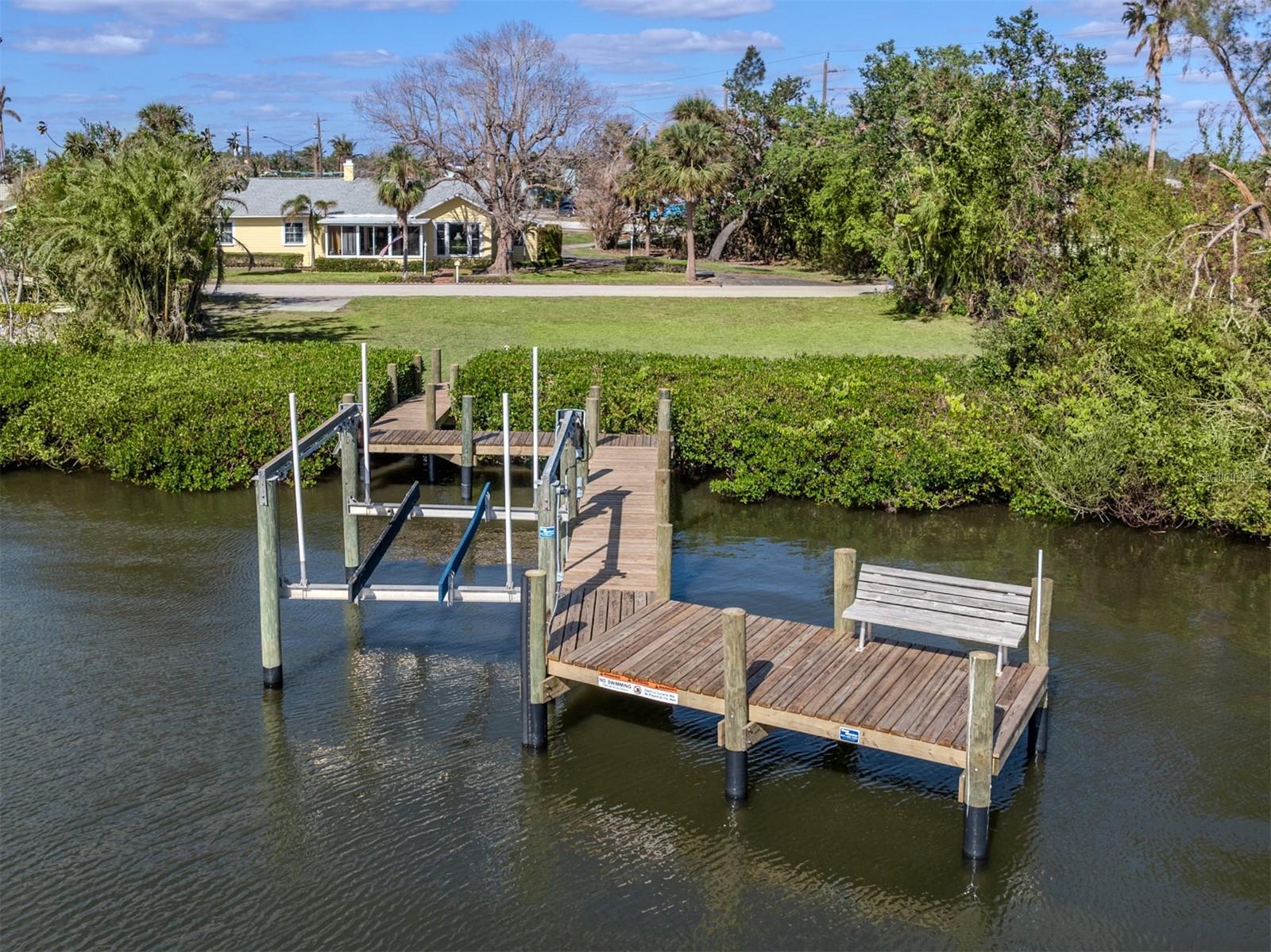 104 SUNRISE DR, NOKOMIS, FL, 34275