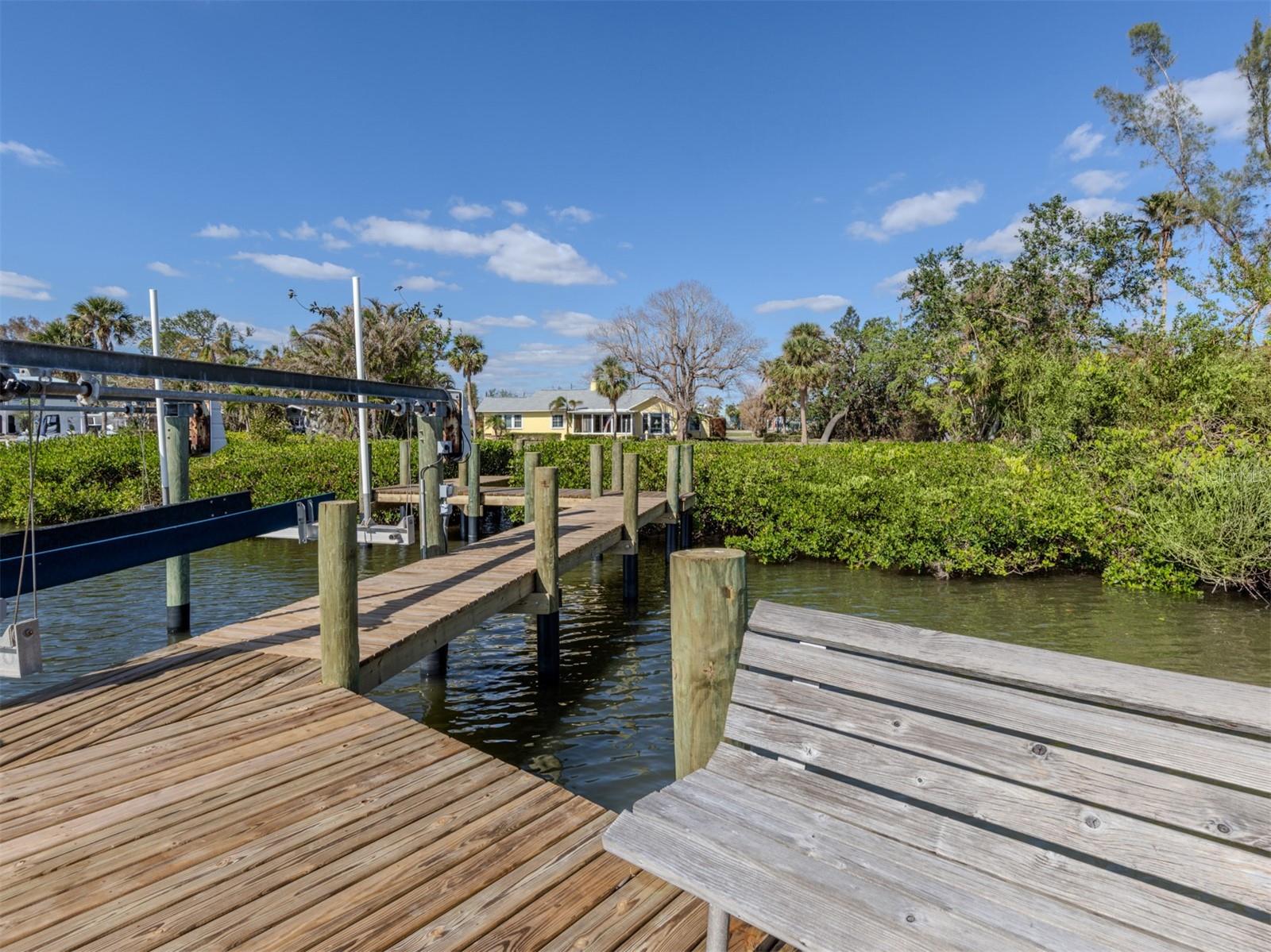 104 SUNRISE DR, NOKOMIS, FL, 34275