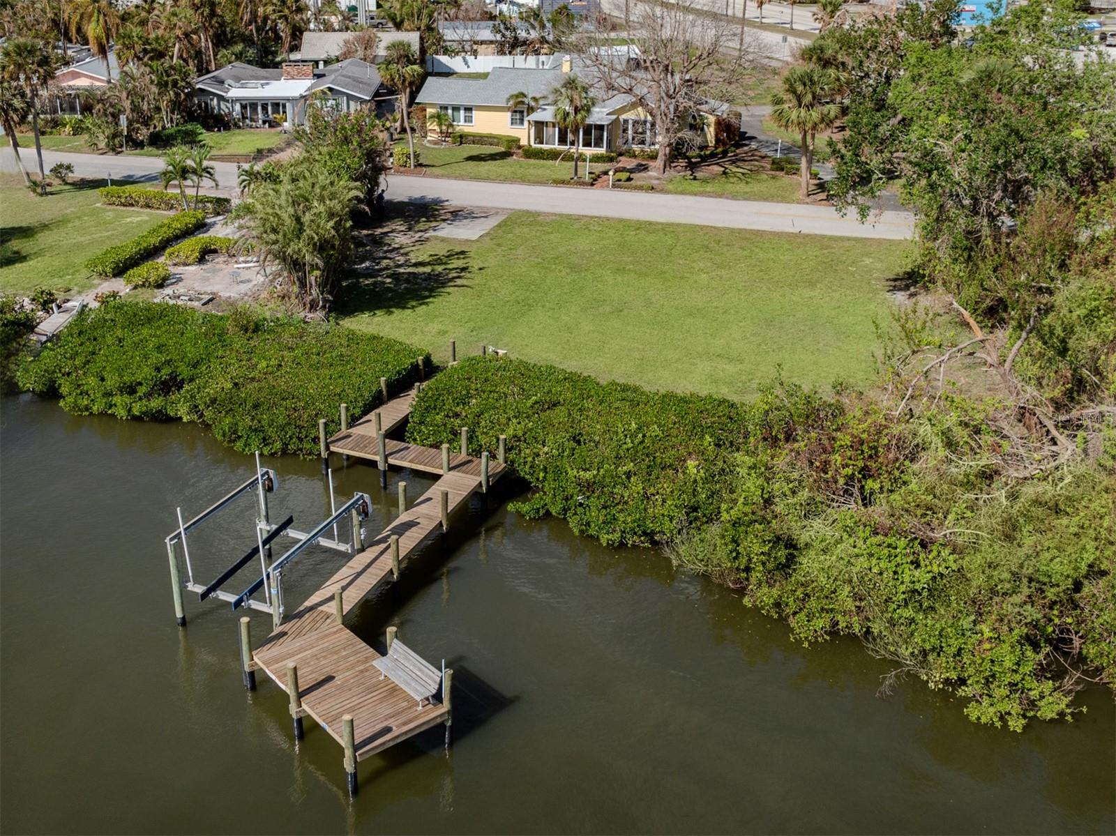 104 SUNRISE DR, NOKOMIS, FL, 34275