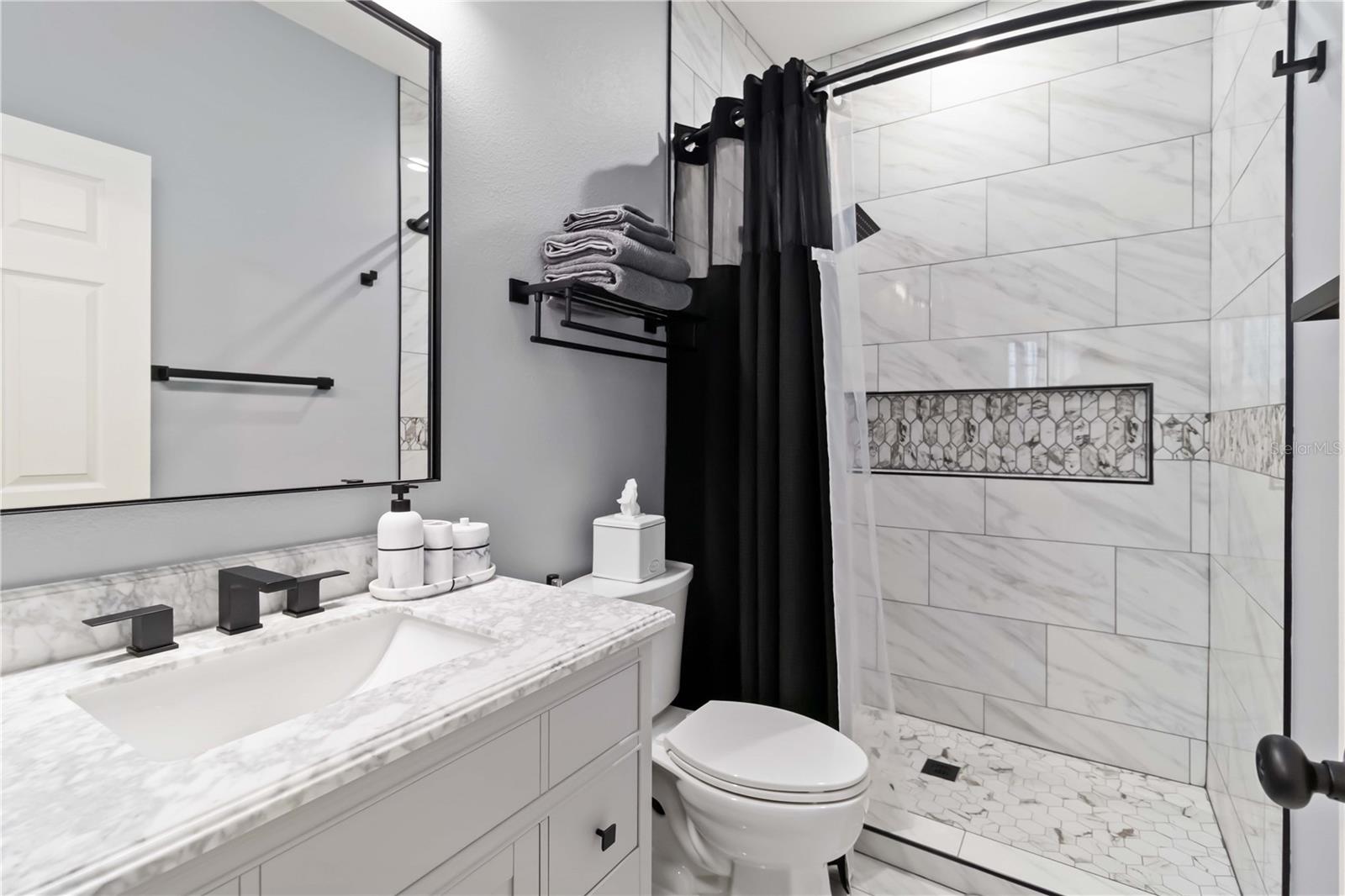 8086 MOONSTONE DR #17-202, SARASOTA, FL, 34233