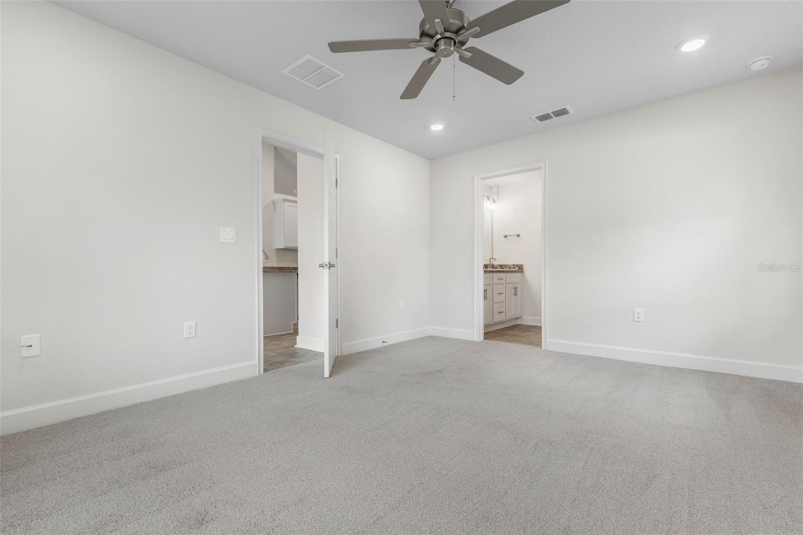 4 UNIVERSAL TRL, PALM COAST, FL, 32164