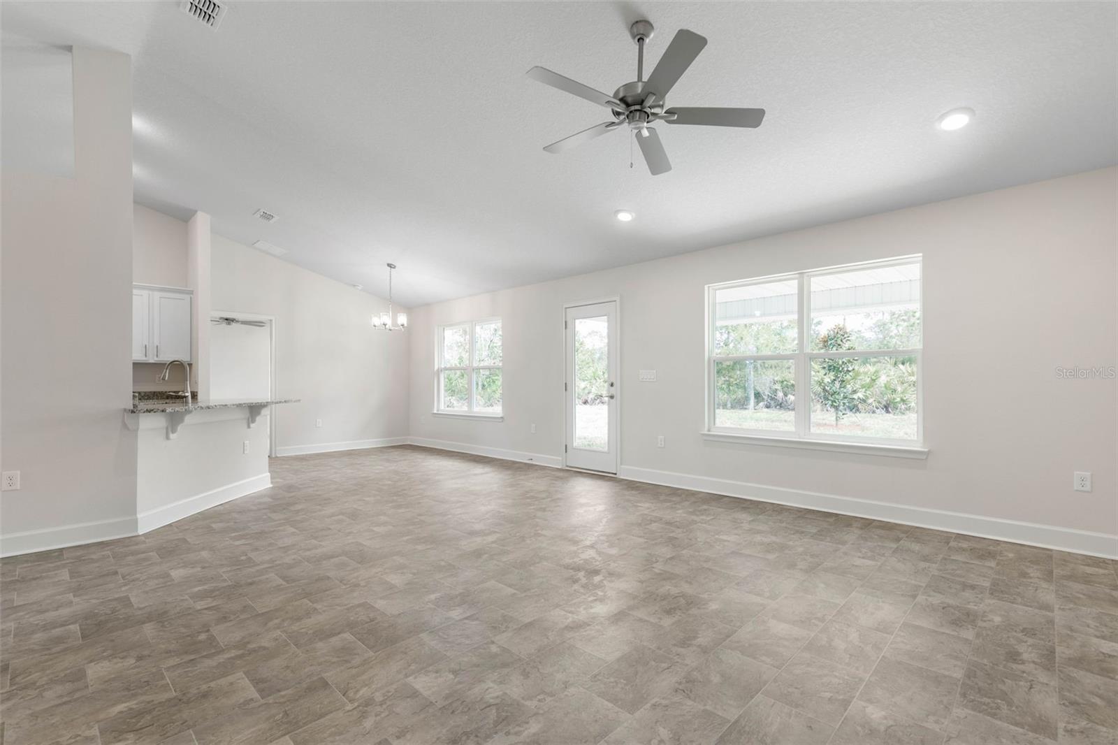 4 UNIVERSAL TRL, PALM COAST, FL, 32164