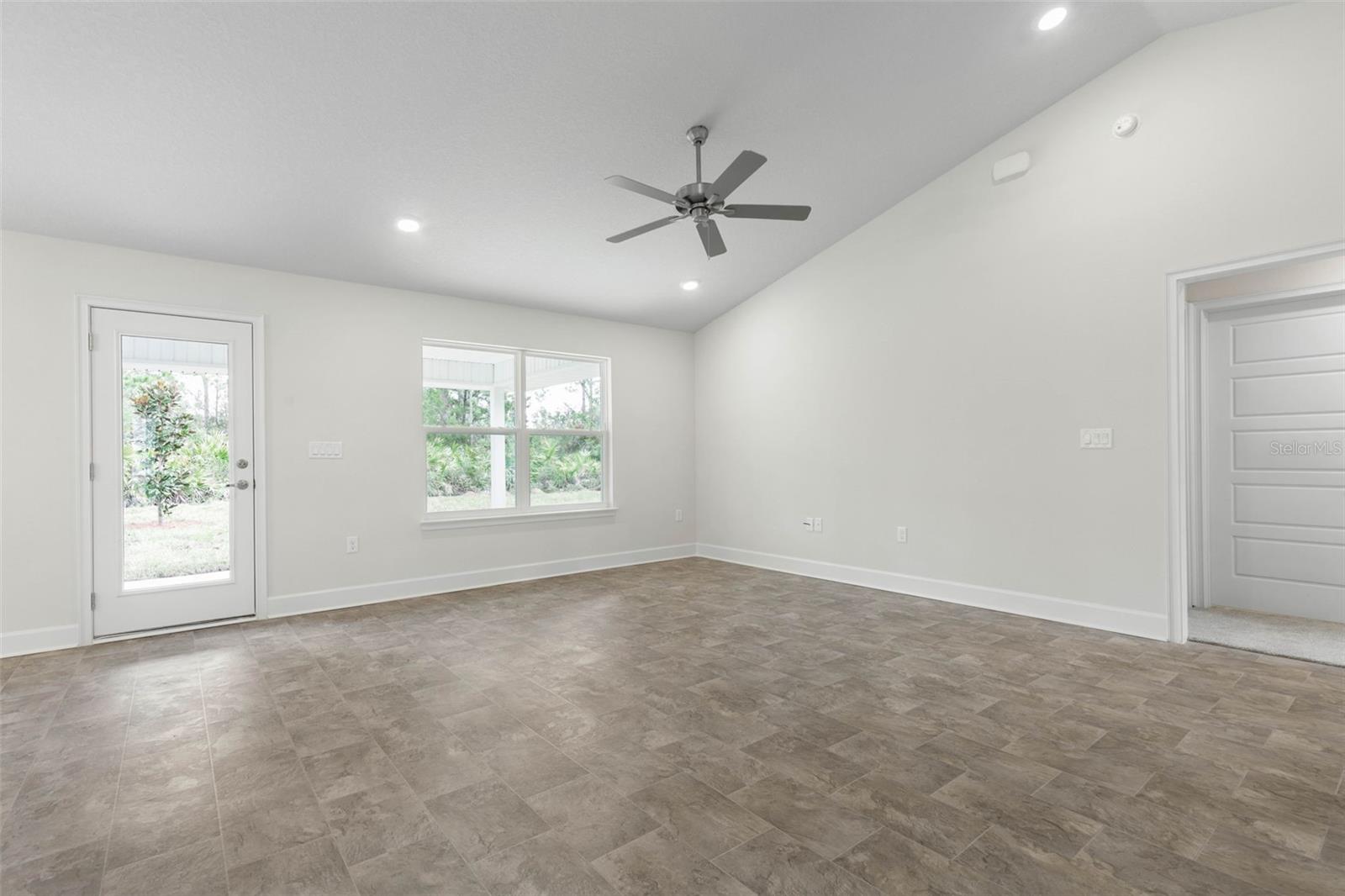 4 UNIVERSAL TRL, PALM COAST, FL, 32164