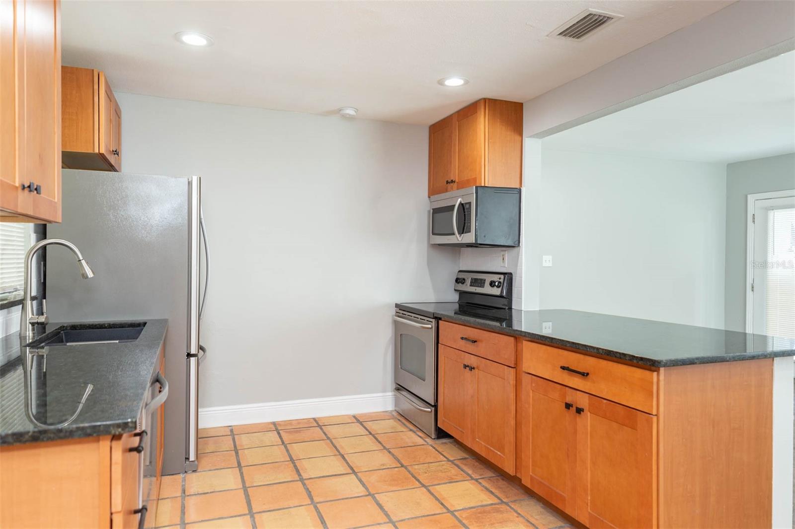 2812 W FOSTER AVE, TAMPA, FL, 33611