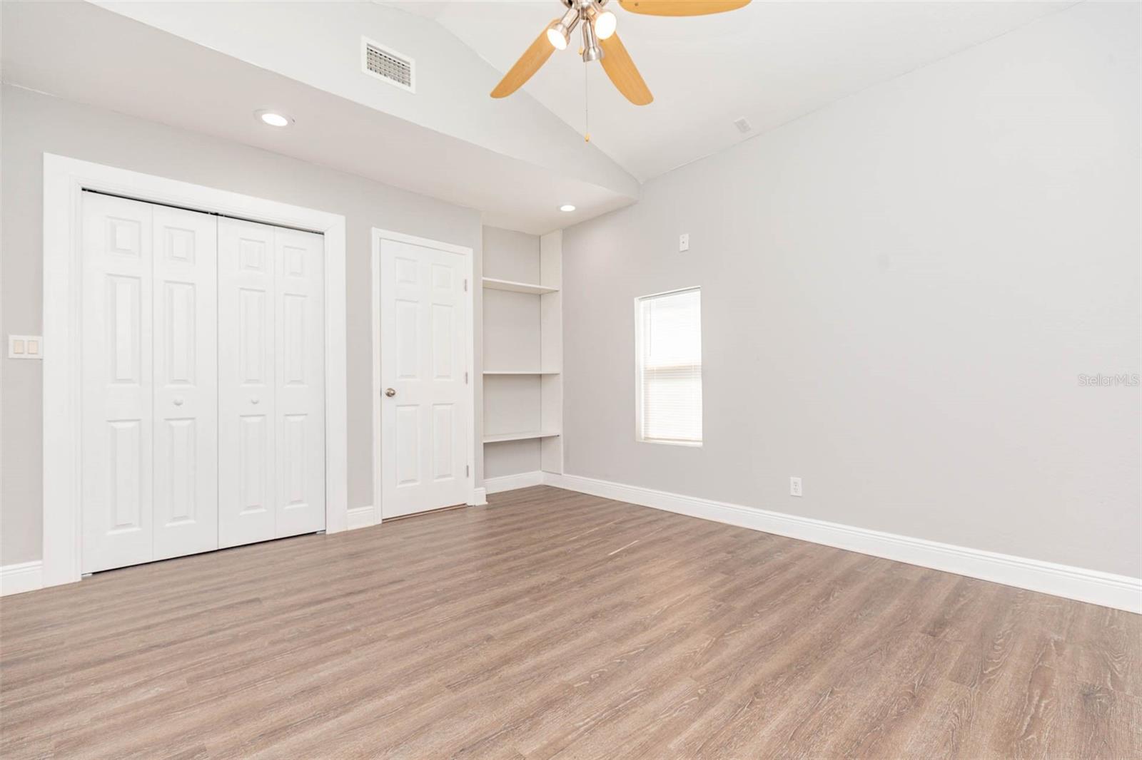 2812 W FOSTER AVE, TAMPA, FL, 33611