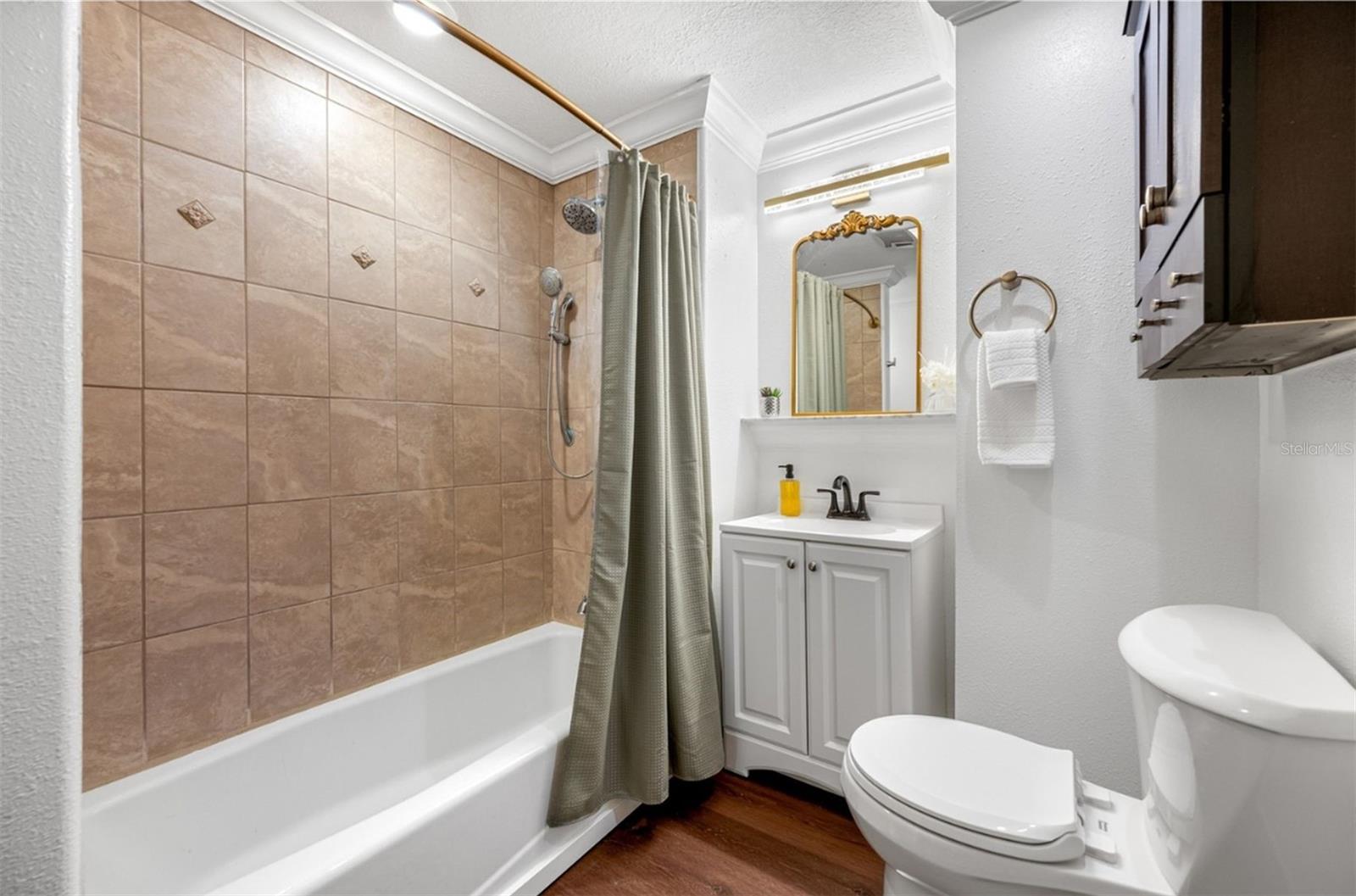 8205 OVERLOOK PL NE, ST PETERSBURG, FL, 33702