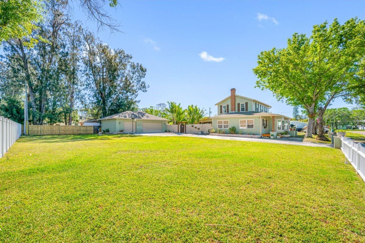 8205 OVERLOOK PL NE, ST PETERSBURG, FL, 33702
