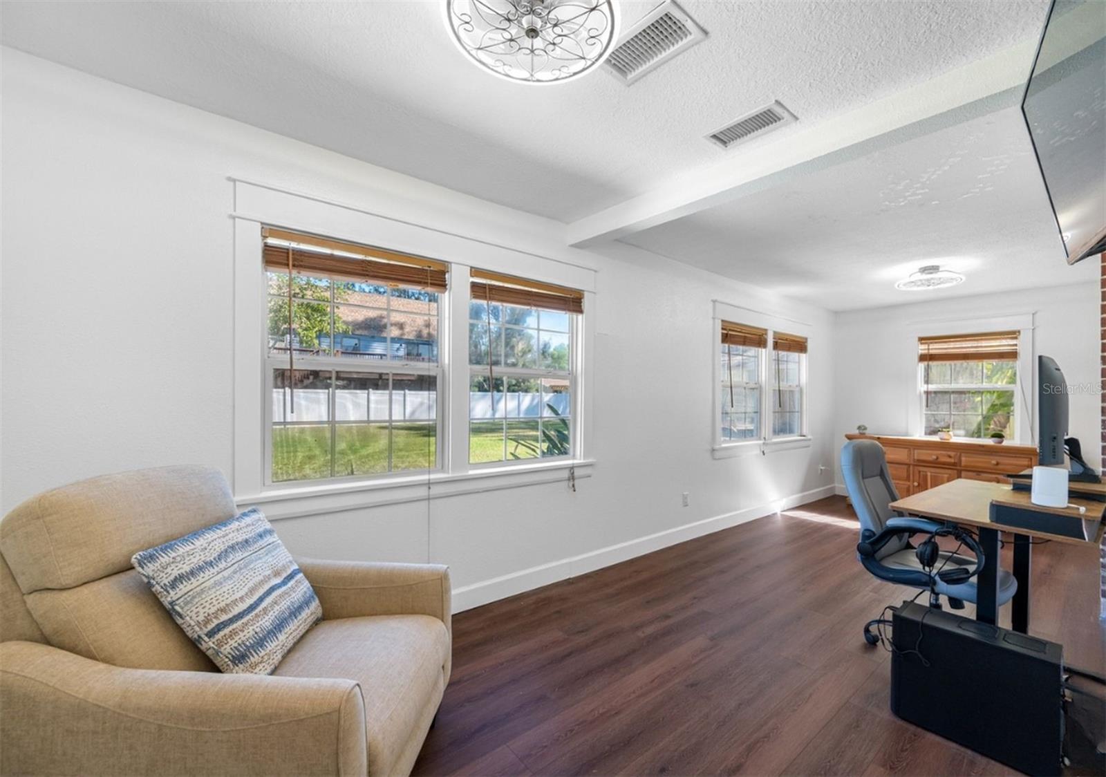 8205 OVERLOOK PL NE, ST PETERSBURG, FL, 33702