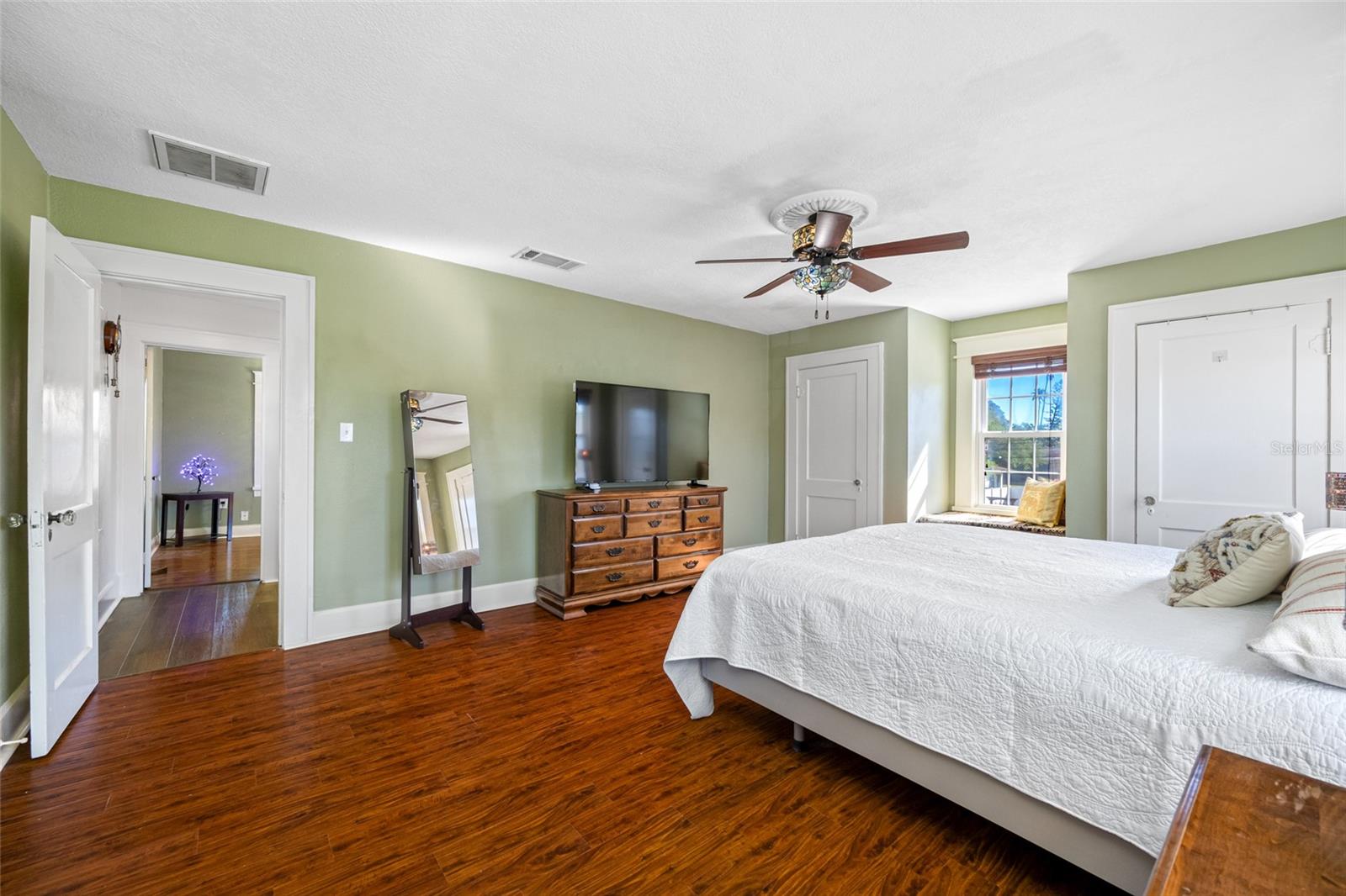 8205 OVERLOOK PL NE, ST PETERSBURG, FL, 33702