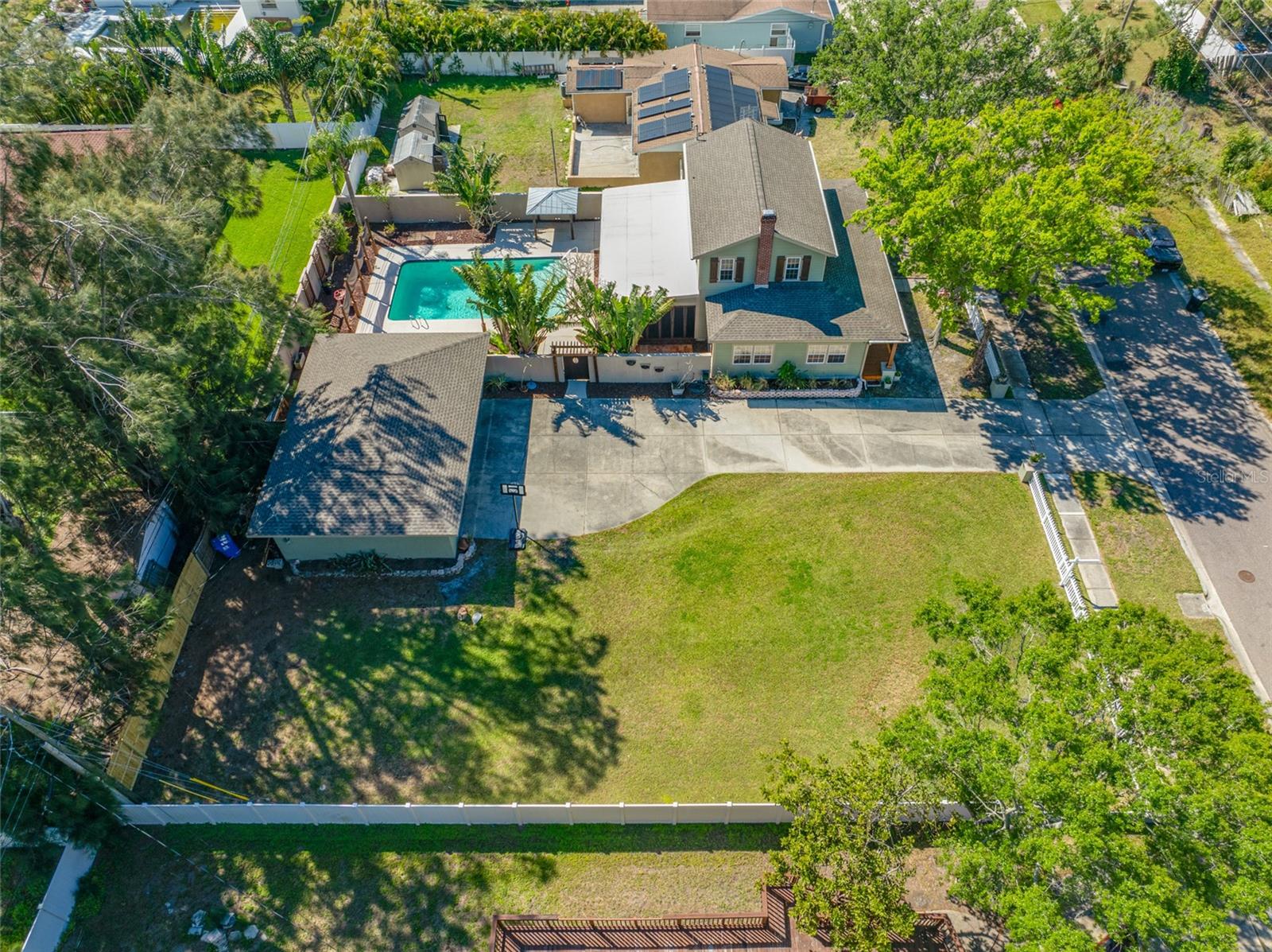 8205 OVERLOOK PL NE, ST PETERSBURG, FL, 33702