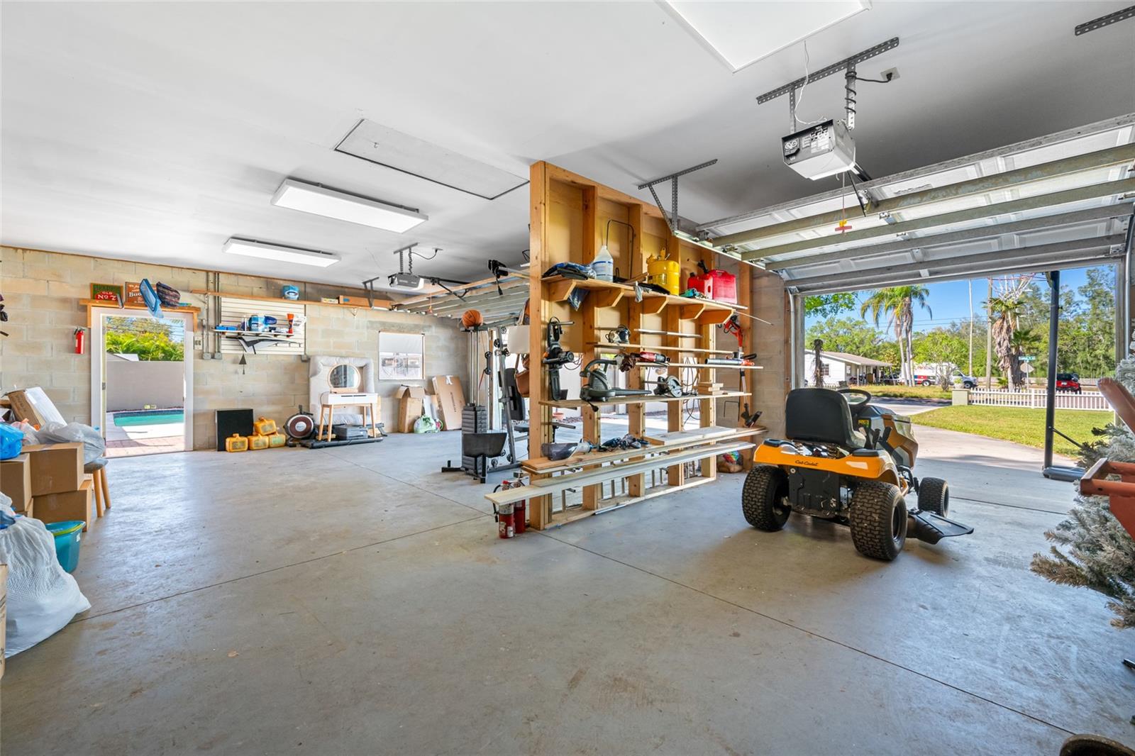 8205 OVERLOOK PL NE, ST PETERSBURG, FL, 33702