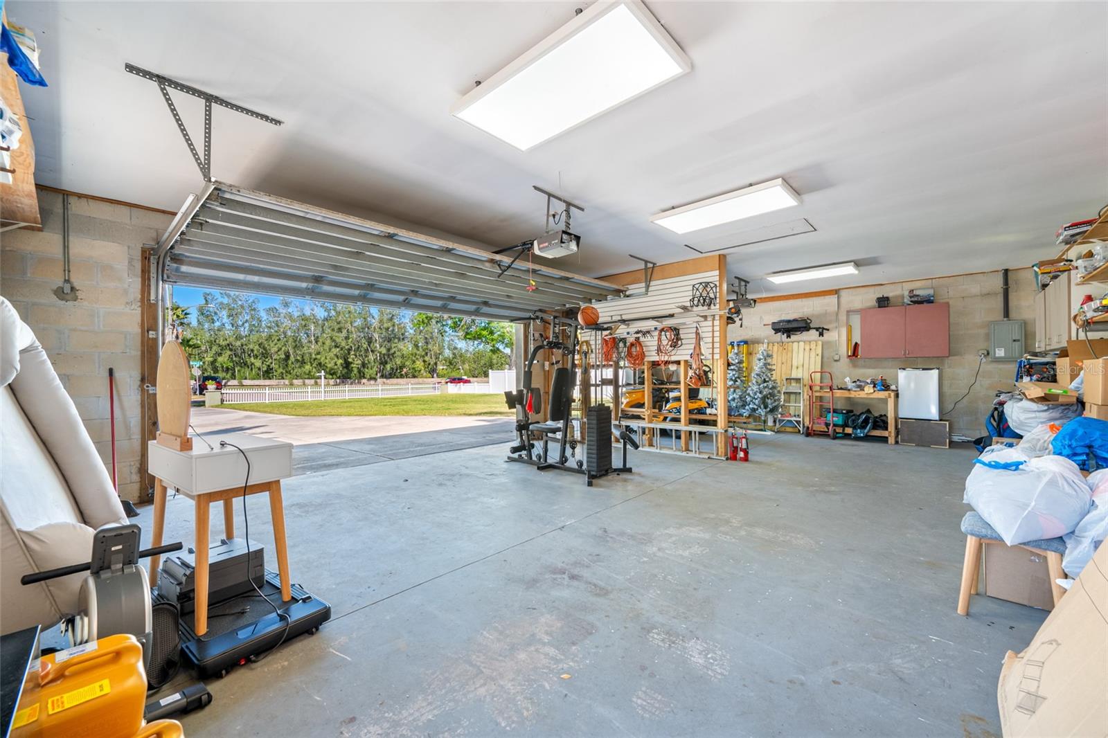 8205 OVERLOOK PL NE, ST PETERSBURG, FL, 33702