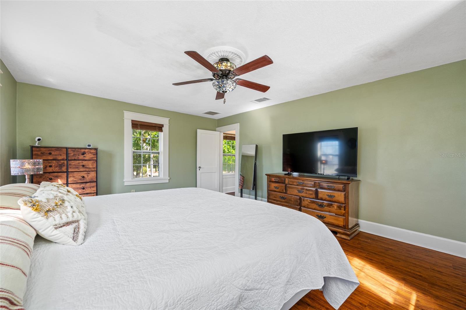 8205 OVERLOOK PL NE, ST PETERSBURG, FL, 33702
