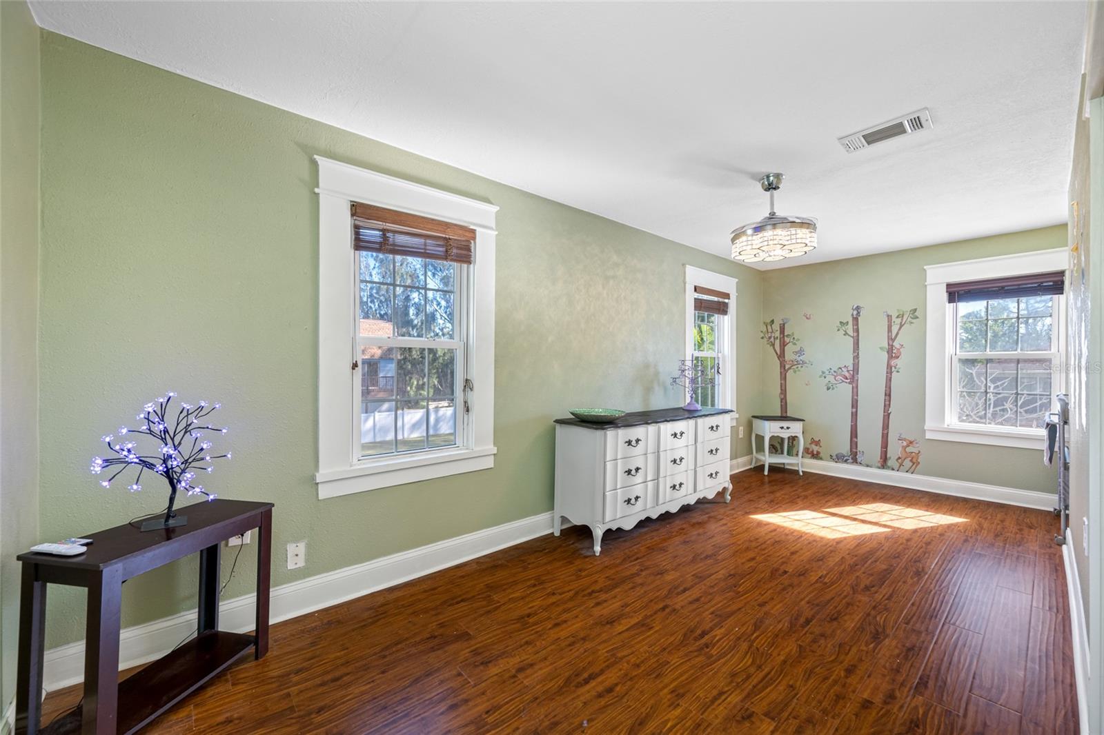 8205 OVERLOOK PL NE, ST PETERSBURG, FL, 33702