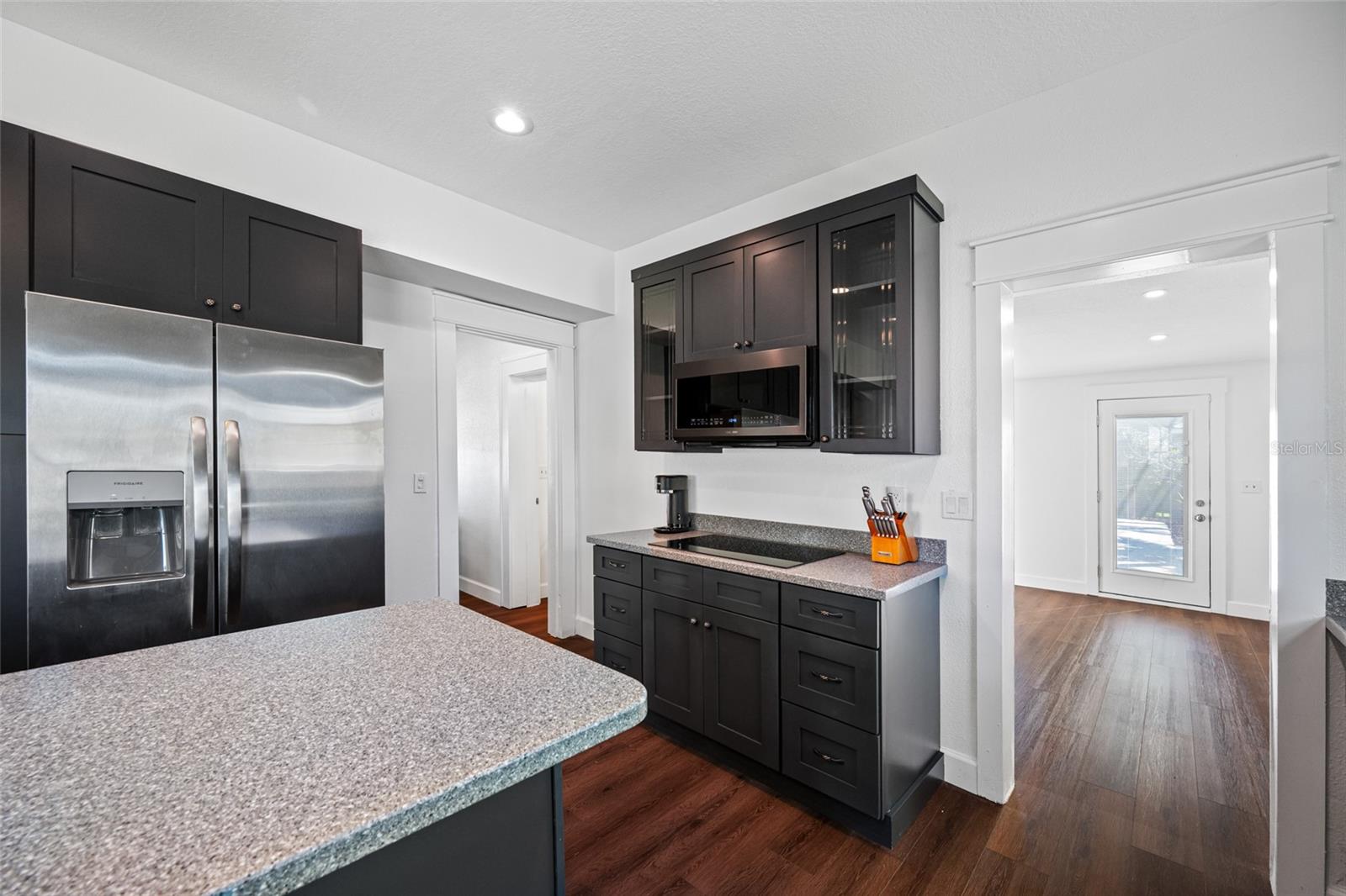 8205 OVERLOOK PL NE, ST PETERSBURG, FL, 33702