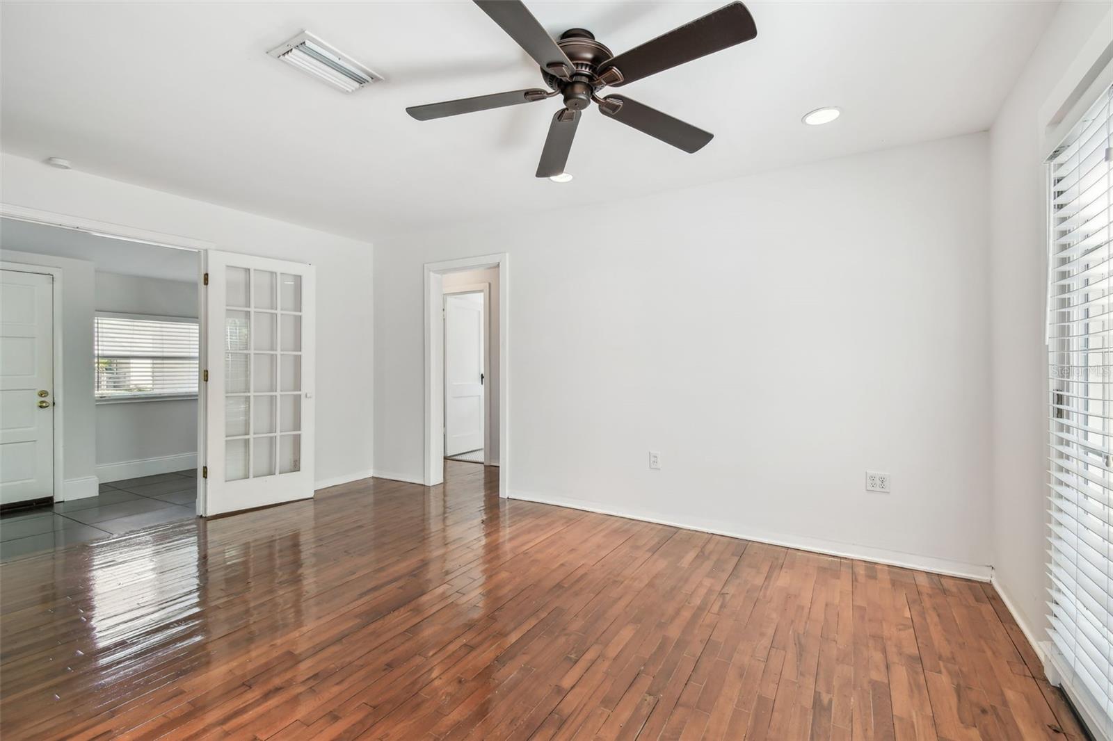 1401 E NORTH ST, TAMPA, FL, 33604